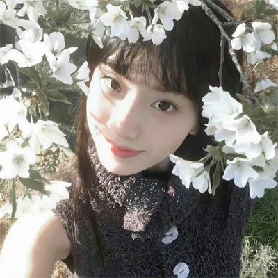 当他们认真编织时 封面